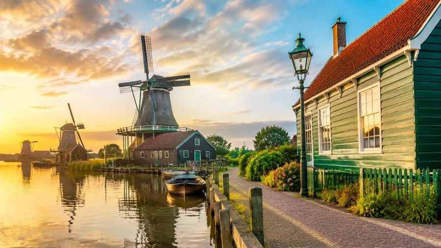Things to Do at Zaanse Schans: Beyond the Windmills