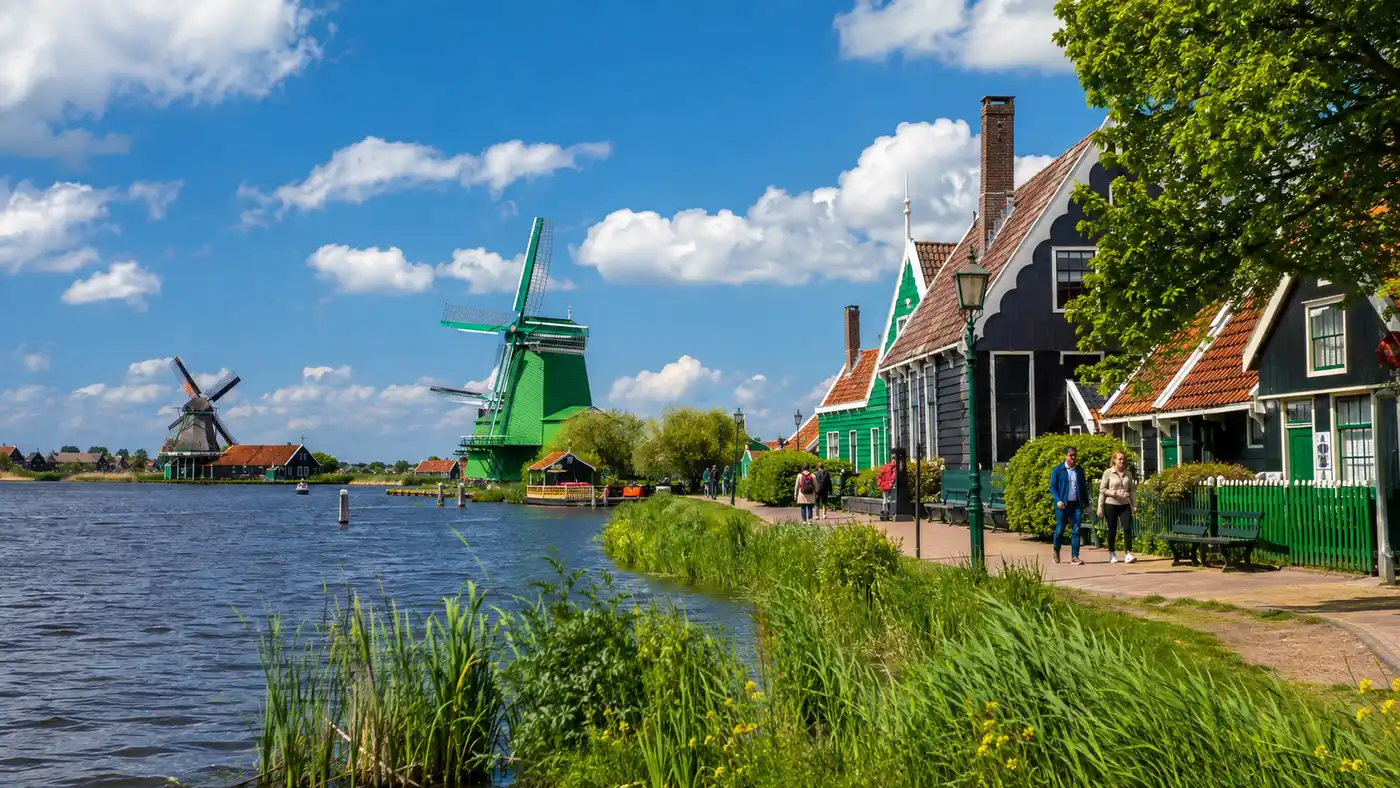 Zaanse Schans Day Trips: Combine with Volendam, Marken & Edam